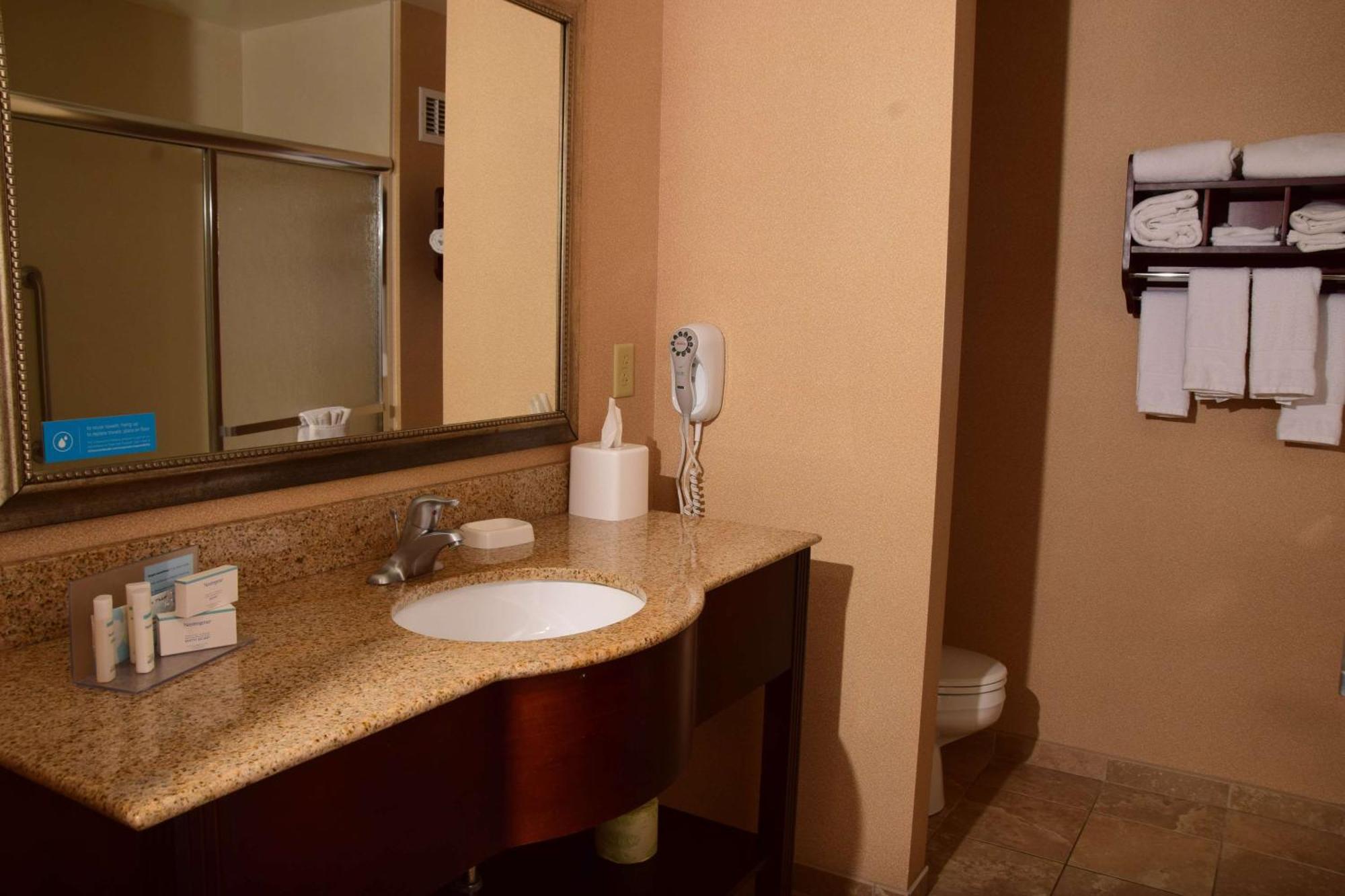 Hampton Inn Indiana Bagian luar foto